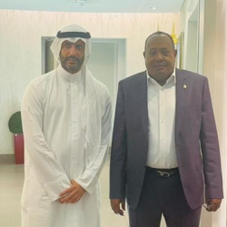 رئيس نادي الهلال هشام السوباط يوقع توأمة مع خالد بن غانم رئيس نادي الكويت الكويتي