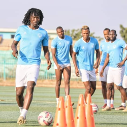 تدريبات تكتيكية للاعبي الهلال
