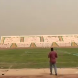 أرضية ملعب كريمة تضع الأحمر في مأزق