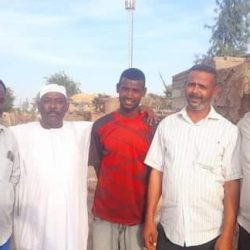 وفد من مجلس إدارة نادي الرابطة حلفا يسجل زيارة لنجم حسن يحى ويطمئن على صحته