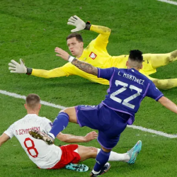 منتخب الأرجنتين يهزم بولندا ويتأهلان سوياً