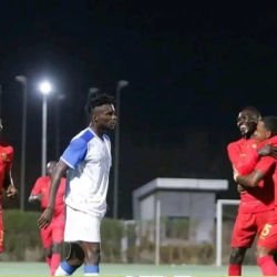 المريخ يحقق فوزا كبيرا على حي العرب..ويطارد  الهلال