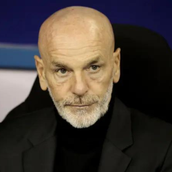 بيولي يطالب لاعبي ميلان “برد فعل قوي”