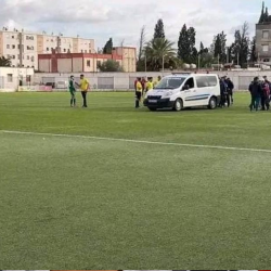 وفاة لاعب اتحاد أميزور الجزائري خلال مواجهة مولودية الرويبة