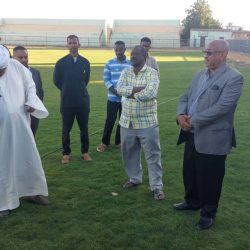 والي نهر النيل والمدير العام لشركة زادنا العالمية ووزير الشباب والرياضة والامين العام للحكومة يتفقدون العمل في دار الرياضة بالدامر