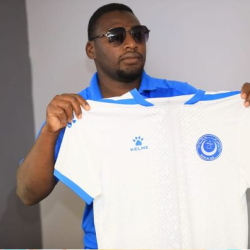 الهلال بالابيض الكامل وصنداونز بالأصفر والأزرق