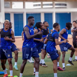 29 لاعب شاركوا مع الهلال في الابطال..11 اجنبي ظهر بشعار الازرق وايمورو الابرز في توليفة فلوران