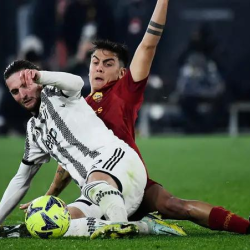 قذيفة مانسيني تقود روما للفوز على يوفنتوس