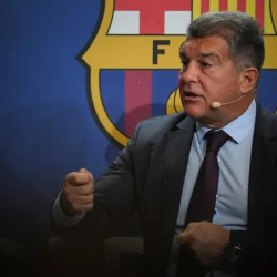 لابورتا بغضب: برشلونة لم يشترِ حكاماً