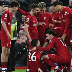 ليفربول يتوعد مشجعاً اصطدم بروبرتسون بعقوبة قاسية
