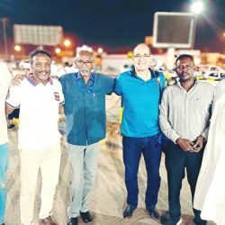 ابراهومة ، الماحي، و أبشر في وداعهما  المدير الفني للمنتخب و مساعده غادرا الخرطوم لقضاء عطلة العيد  الزاكي عقد سلسلة اجتماعات و الجهاز الفني رصد المباريات استعدادا لمواجهة موريتانيا بالتصفيات