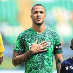 مدافع نيجيريا ولاعب البطولة في كأس الأمم الأفريقية إلى السعودية ؟
