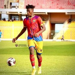 قلوب الصنوبر الغاني يعلن انتقال «آدامز» إلى الهلال