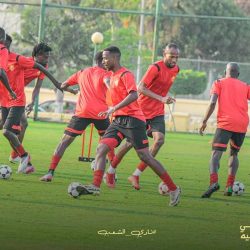 روح حماسية في تدريبات الفرقة الحمراء وفويشتر يعلن عن التعاقد مع البدني للنادي