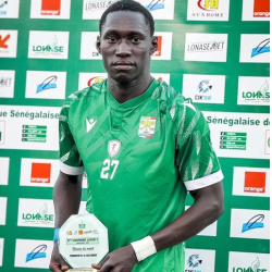 لاعب خط الوسط الدولي السنغالي إيمي تيندينغ يوقع عقدًا مدته أربع سنوات مع الهلال