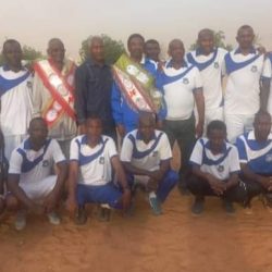 في كرنفال بهيج ورائع..تجمع قدامي لاعبي هلال الأبيض يكرمون كابتن شمبول وجحا