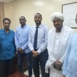 تجمع الاعلاميين بالسلطنة في ضيافة القنصل