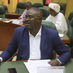 (القربة) رئيس اللجنة العليا المشرفة علي إعداد منتخب الناشئين يجتمع بالجهازين الفني والإداري