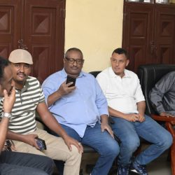 معتز الفحل يحتفل ببعثتي القمة ويرحب بالمنتخب الوطني