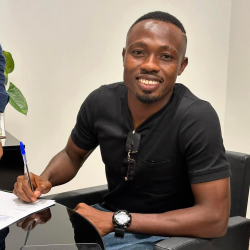 ابانغا يواصل رحلة الابتعاد