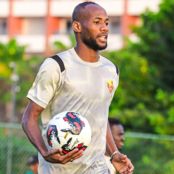 إصابة مهاجم المريخ بشد عضلي واللاعب يخضع لجلسات تأهيل