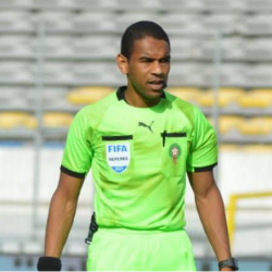 الكزاز يدير لقاء الهلال والشباب التنزاني