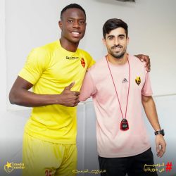 لاعبو المريخ يتدربون بالصالة