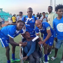 مشجع الهلال مهند عبد الحفيظ يحتفي بفوز هلال المناقل