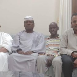 وفد من مجلس إدارة نادي المريخ بربر يلتقي بالرشيد هاشم البكري مياسم