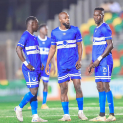 الهلال يتعادل سلبيًا مع الأهلي مدني