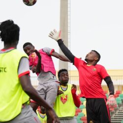 المريخ يكتب العناوين الرئيسية للقاء تفرغ زينة