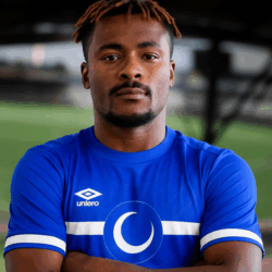 الظهير الأيسر الكونغولي إرنست لوزولو ينضم للهلال