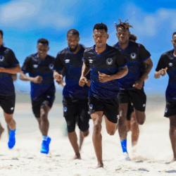 الهلال السوداني يواصل تحضيراته في دار السلام بحصة تدريبية صباحية على الشاطئ