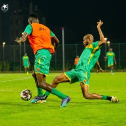المريخ يتدرب على فترتين