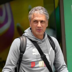 مدرب المريخ يصل كبجالى لبداية مشواره
