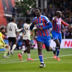 كريستال يفوز على ليفربول في الوقت القاتل
