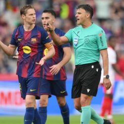 برشلونة يعتلي الترتيب بفوز صعب