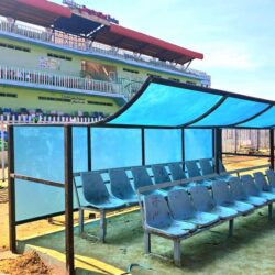 اكتمال العمل في دكة البدلاء باستاد كوستي