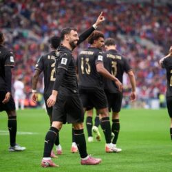 البرتغال تبصم بالتسعة على التأهل