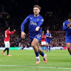 مان يونايتد يفقد ستة مراكز للأمام