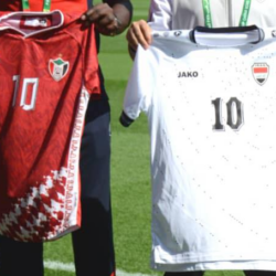 “صقور الجديان” يرتدي الشعار الاحمر بينما يلعب المنتخب العراقي بالأبيض